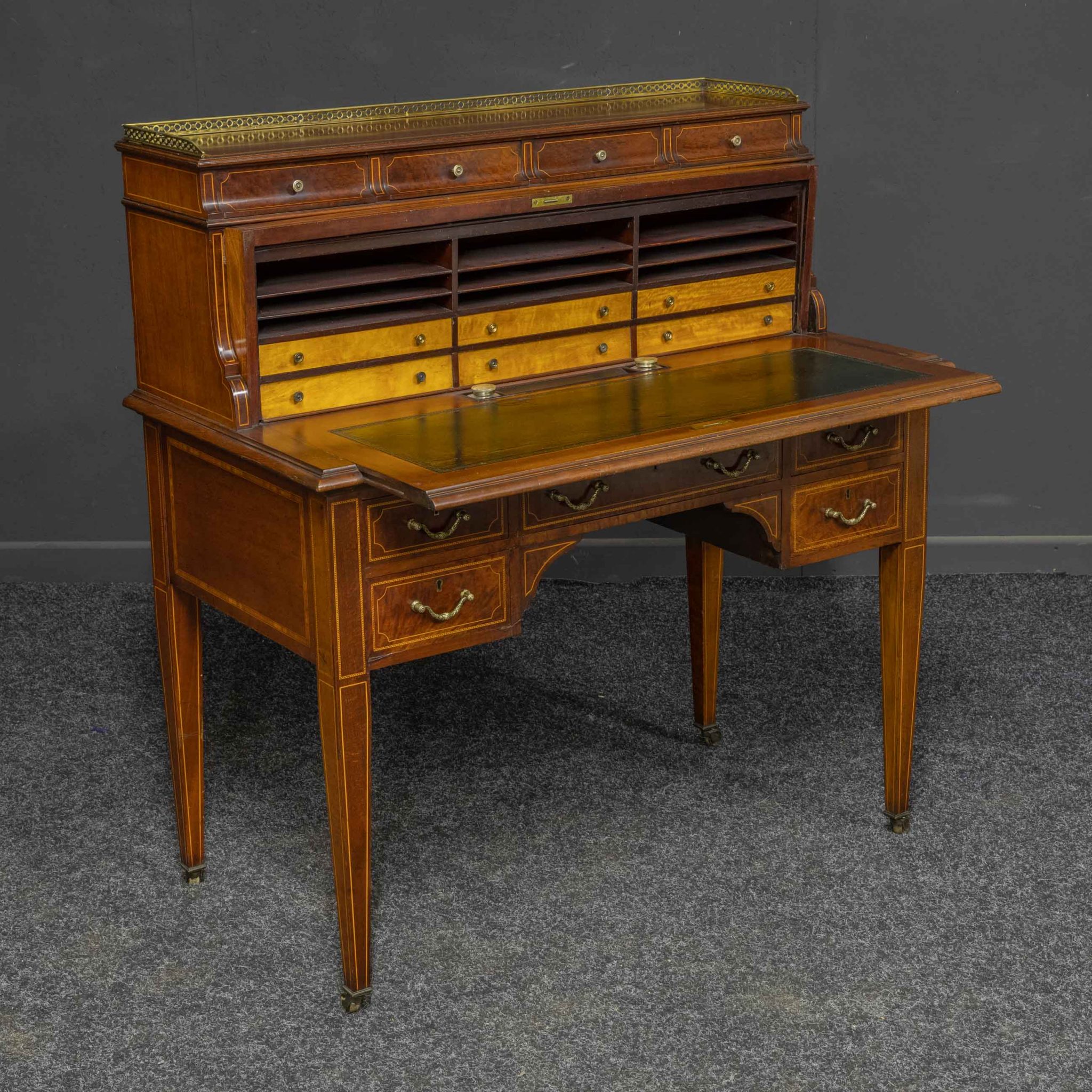 Lord Rothermere Desk Late Victorian Desk presented to Mr R Phillips – Director of Works by ...