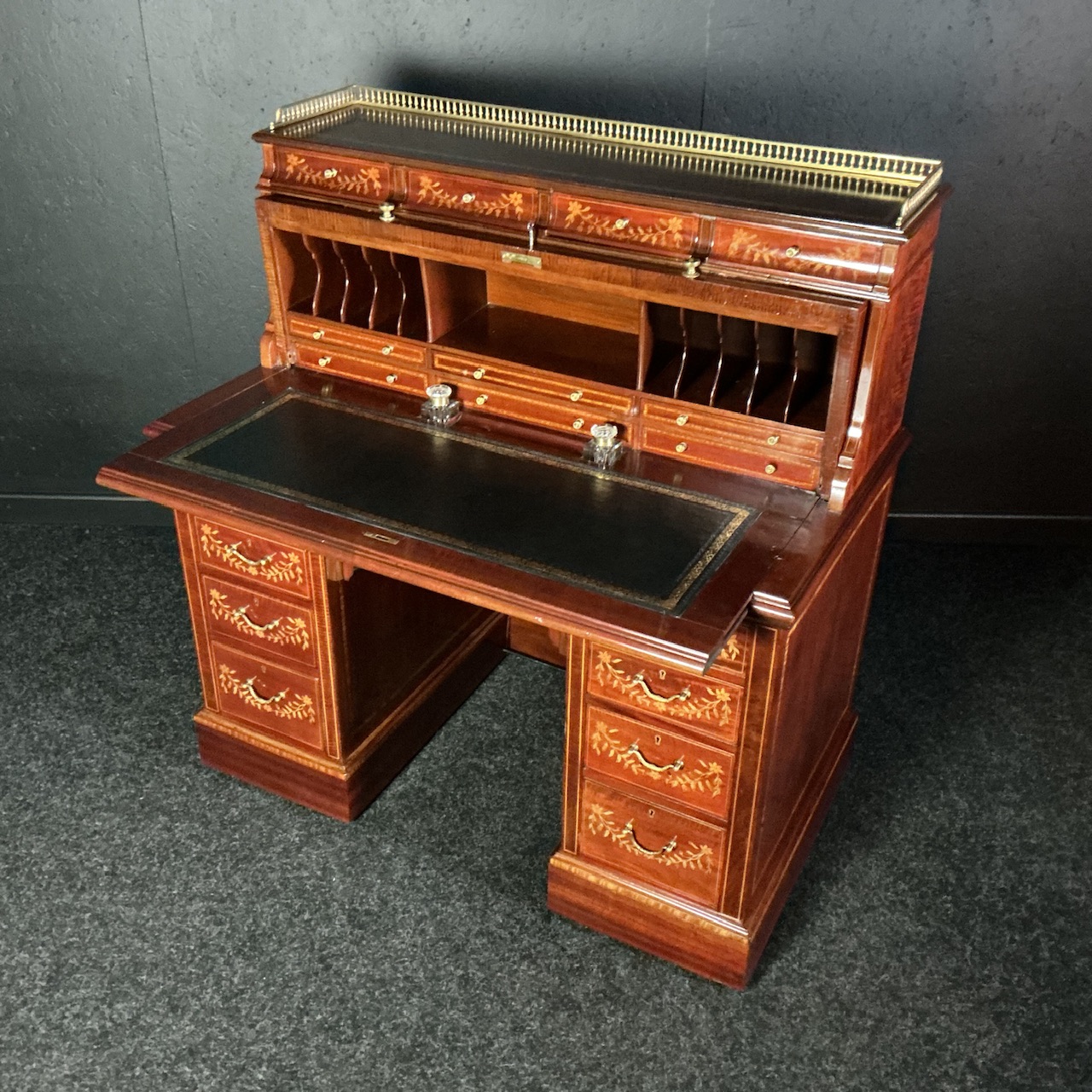 Edwardian Mahogany Ladies Desk