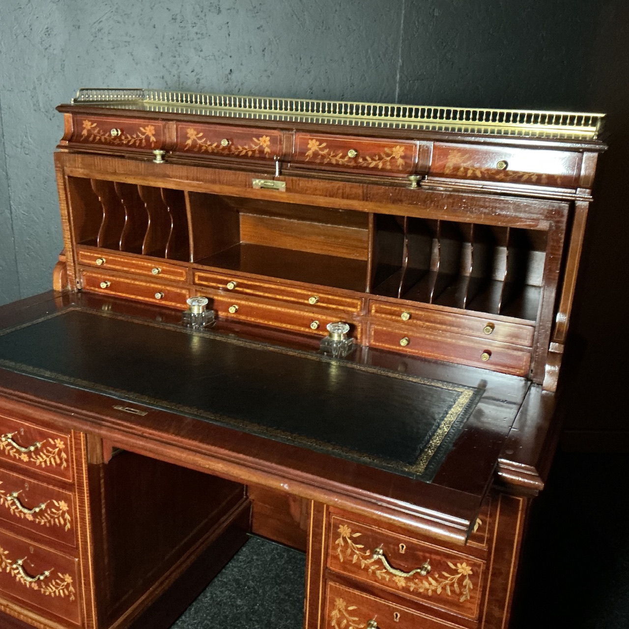 Edwardian Mahogany Ladies Desk - Image 6
