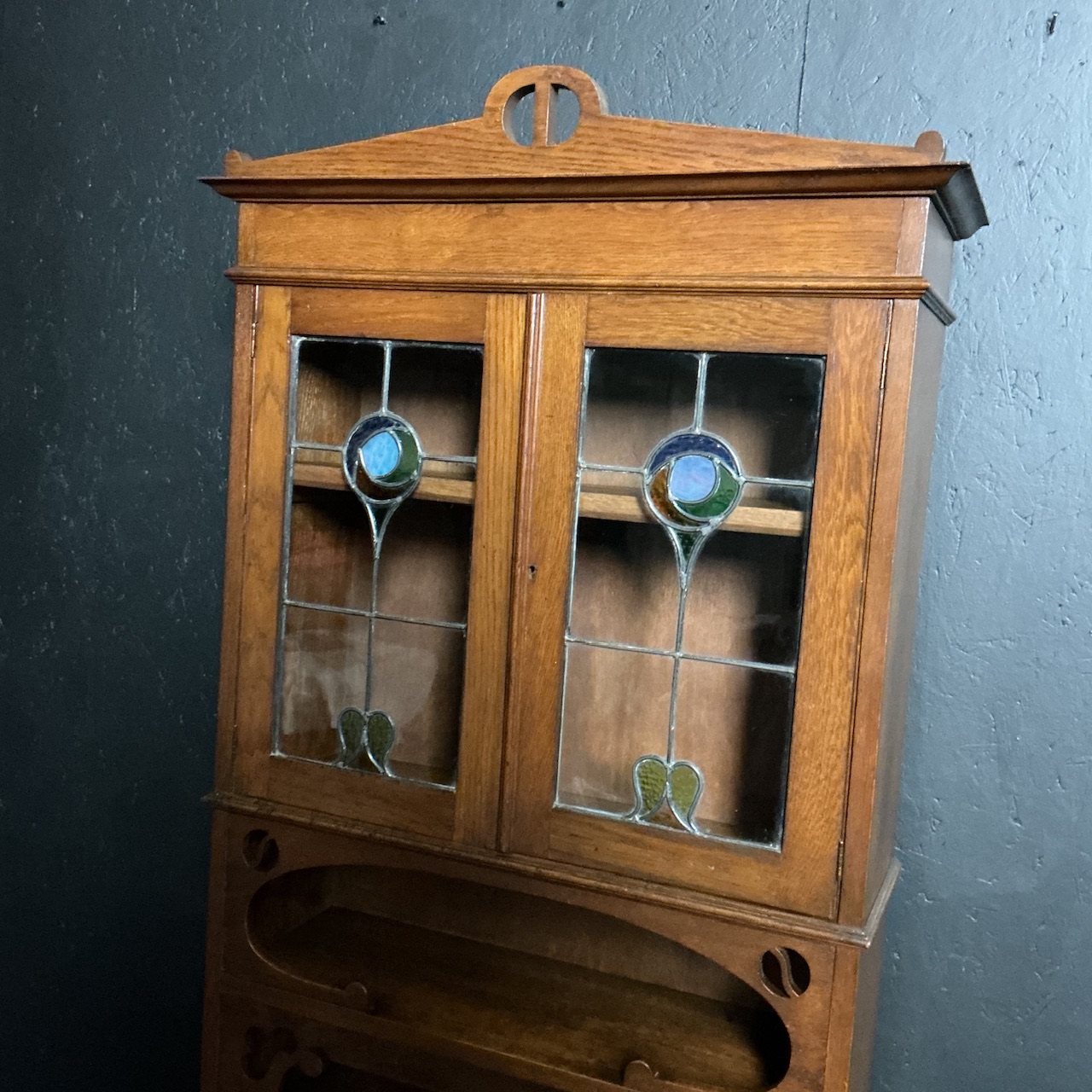 Alternative view of Arts and Crafts Oak Bookcase