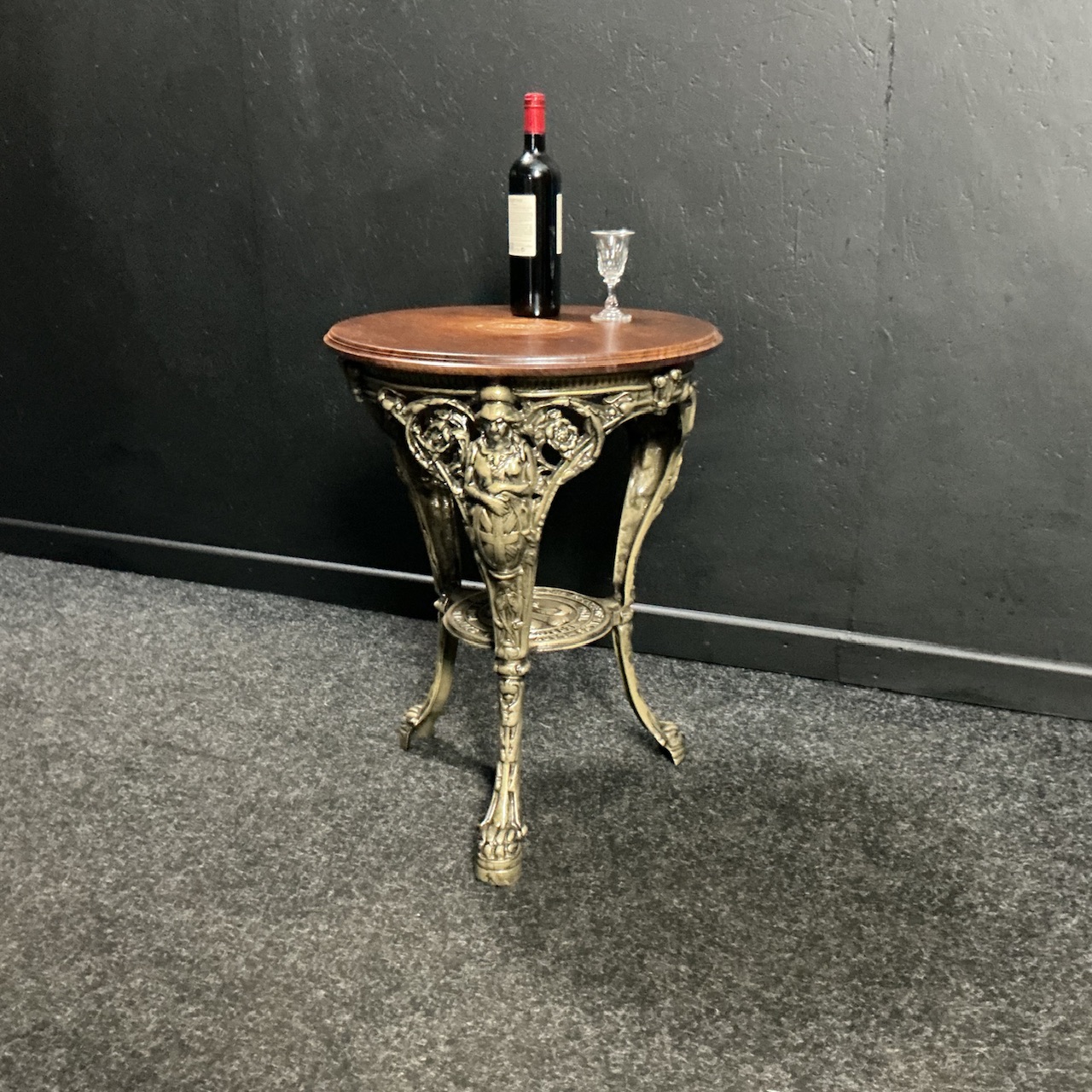 Rare 1981 Royal Wedding Commemorative Table - Image 3