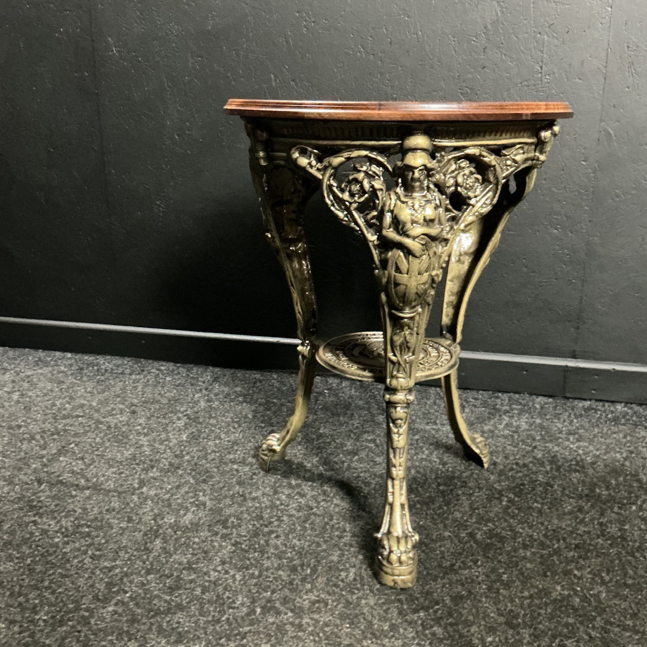 Rare 1981 Royal Wedding Commemorative Table - Image 9