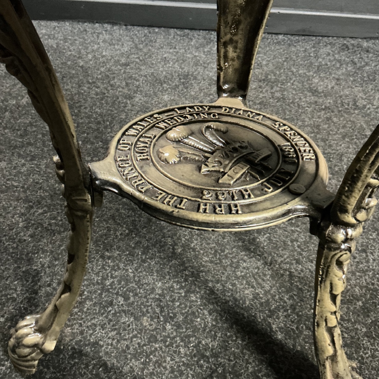 Rare 1981 Royal Wedding Commemorative Table - Image 7