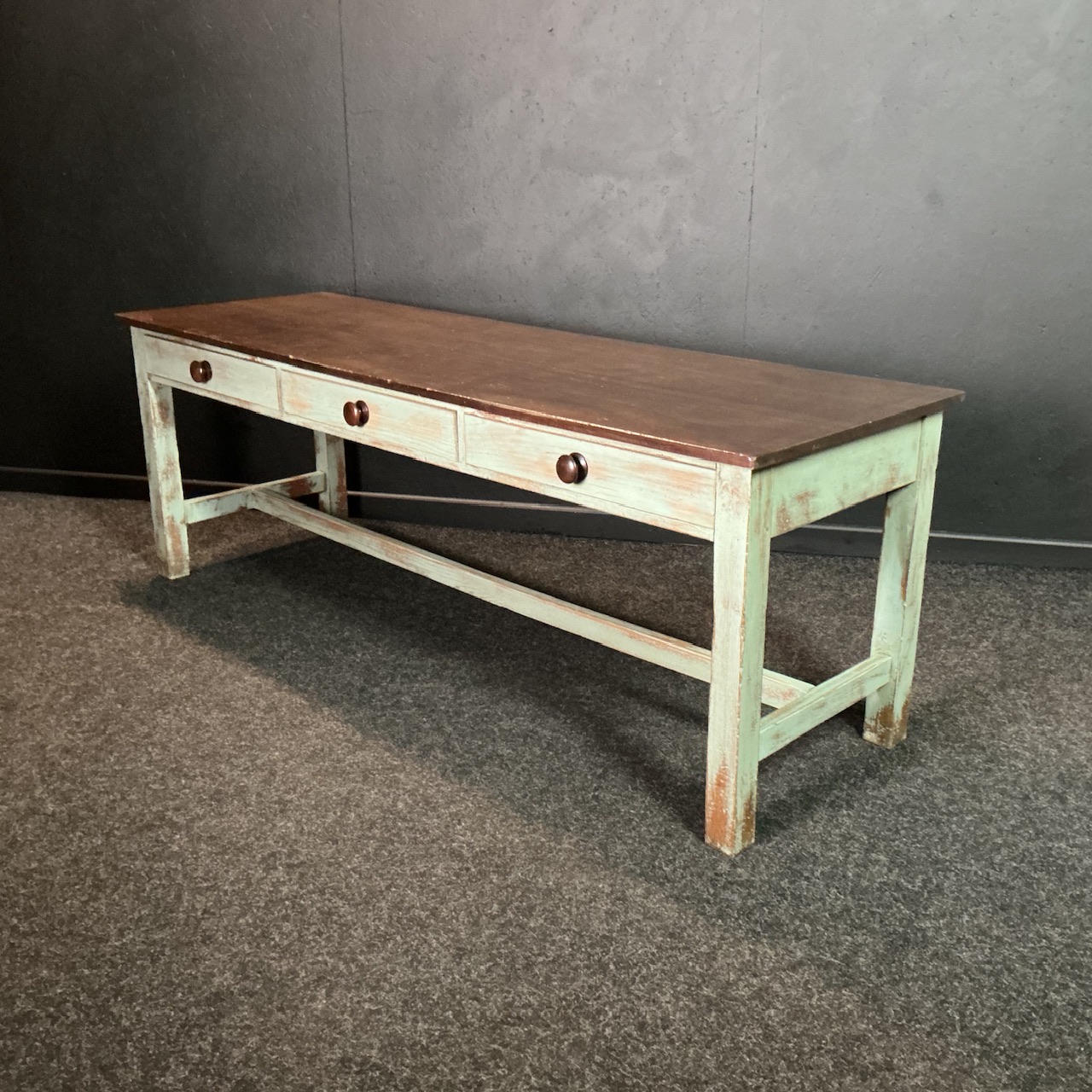 Arnold School , Blackpool, Table - Image 3